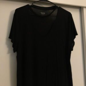Black loose t-shirt
